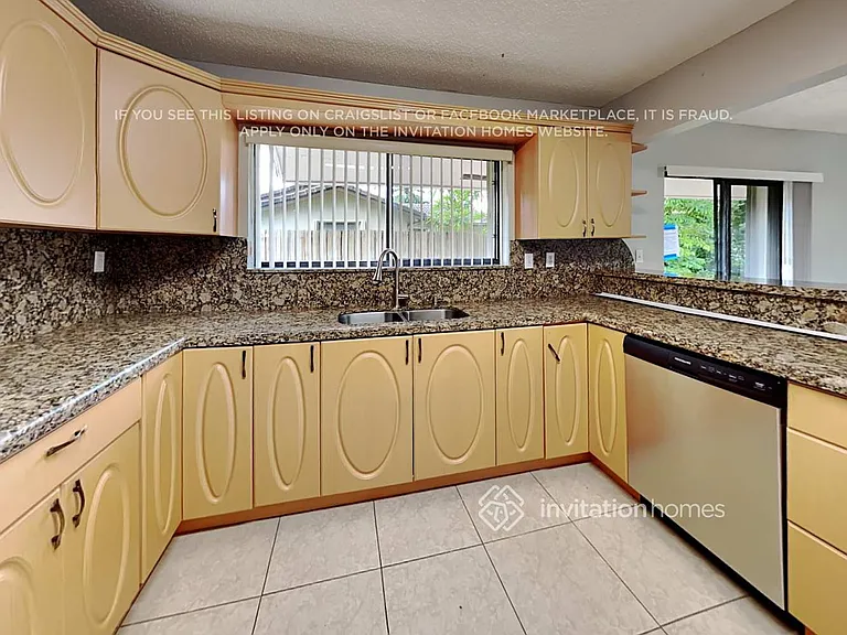 11295 SW 55th Pl — Photo 6