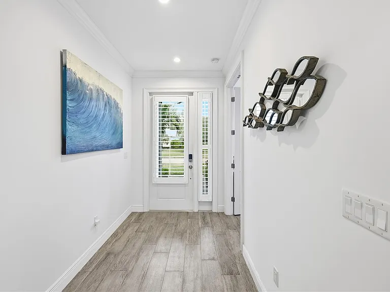 3929 Shoreside Dr — Photo 2