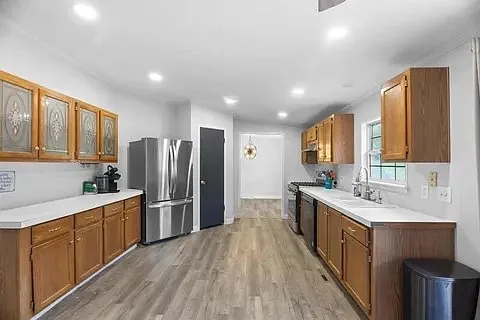 4 bed, 2128 sqft, $2,075 — Photo 2
