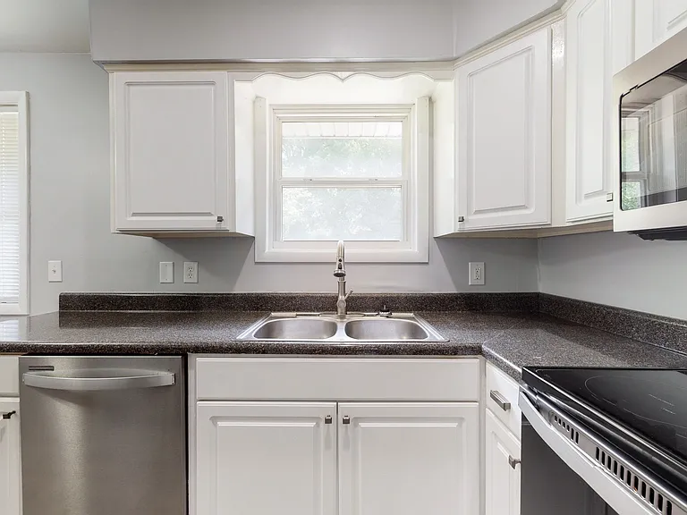 6017 Baltic Dr — Photo 11