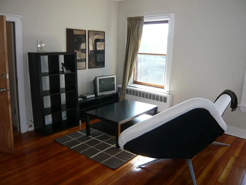Building Photo - 435 Hanover St #4