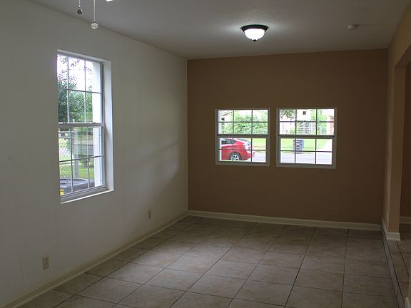 5th image of 4930 Mary Diane Dr