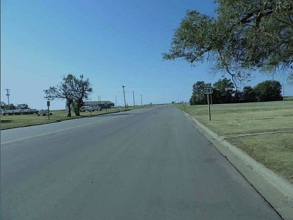 Exterior Neighborhood (street photo)