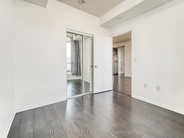 800 Lawrence Ave W #2013 — Photo 19