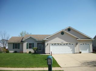 2611 Julie Ln, Davenport, IA 52807