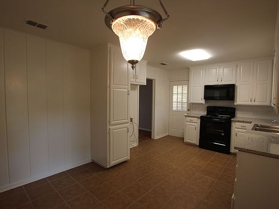 4th image of 1800 Jarrel Ave