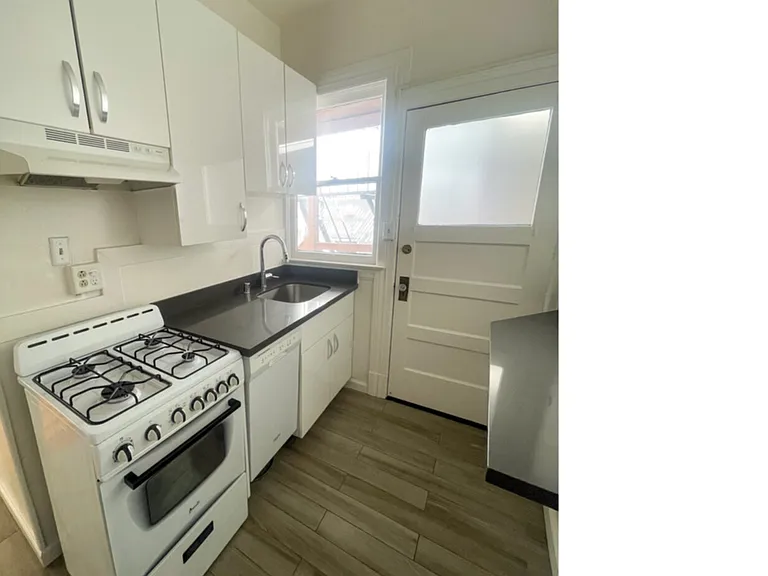 3904 Cesar Chavez St — Photo 12