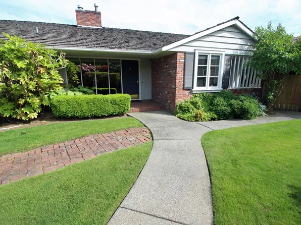 9856 Vineyard Crst, Bellevue, WA 98004