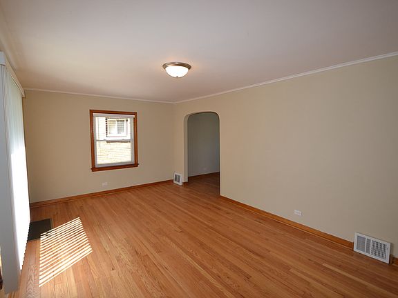 2nd image of 3737 N Pittsburgh Ave