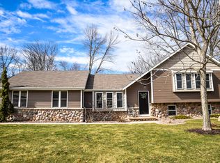 1218 Plateau Heights Rd, Green Bay, WI 54313