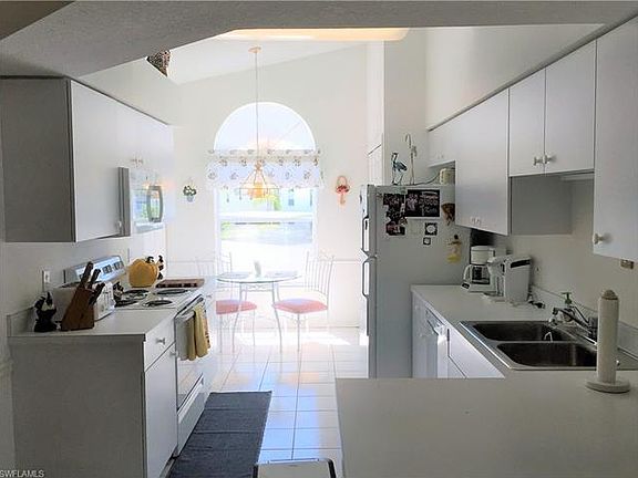 4th image of 28920 Bermuda Pointe Cir Unit 201