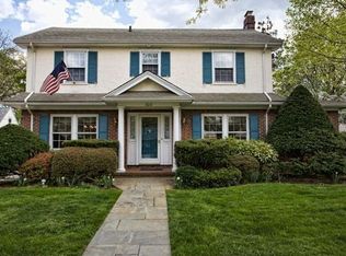 323 Brower Ave, Rockville Centre, NY 11570
