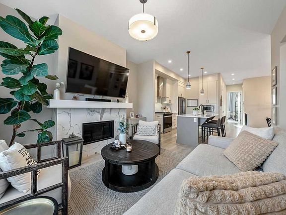 5th image of 655 E Marine Dr SE