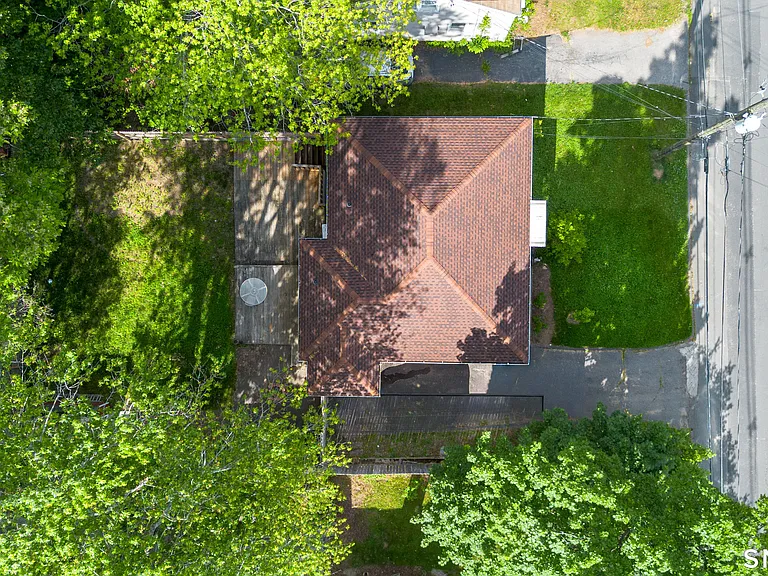 90 Seymour St — Photo 3