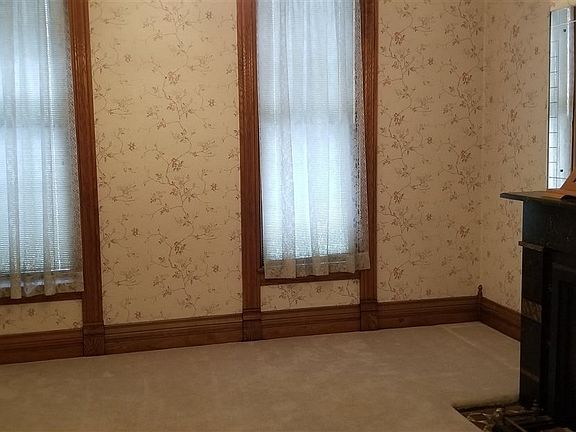 3rd image of 220 S 15th St