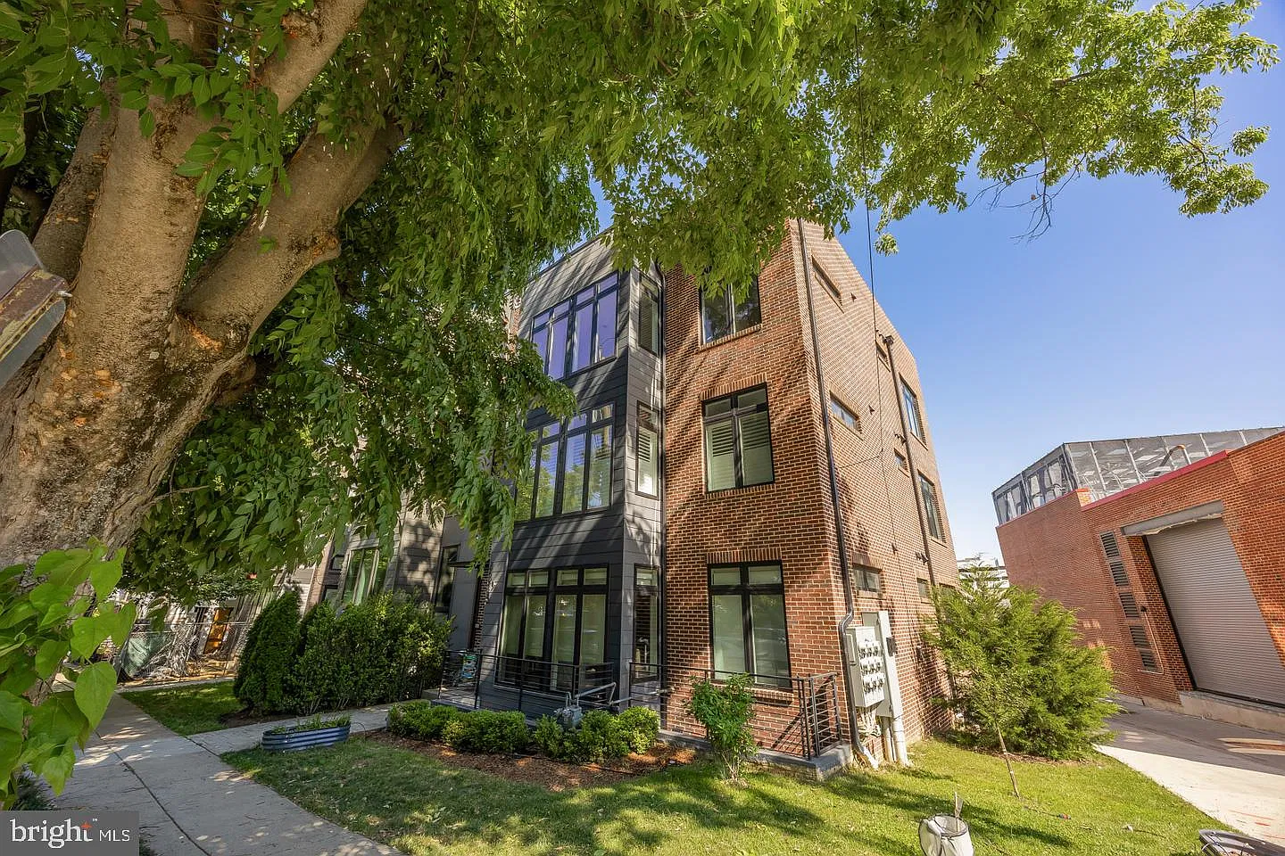 1 bed, 1.0 bath, 724 sqft, $2,500 — Photo 2