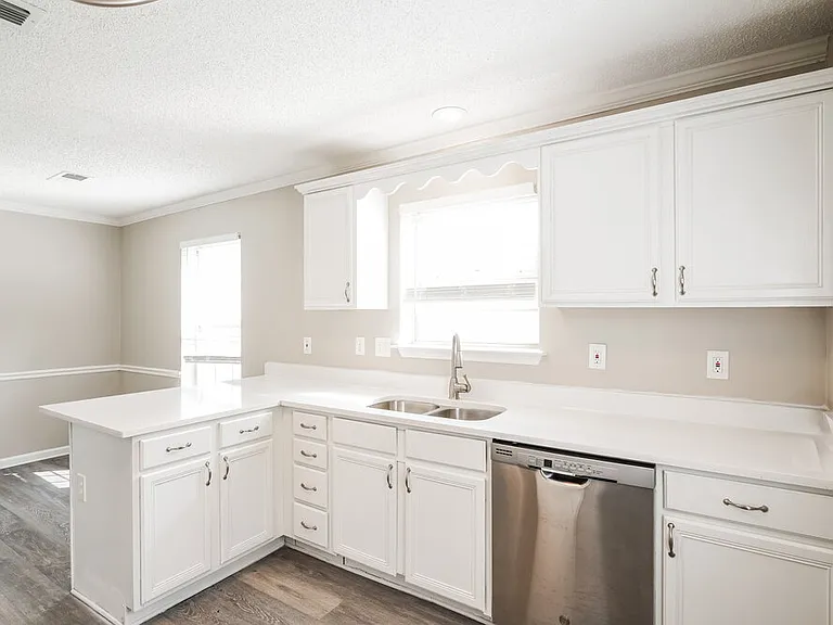 3944 Rock Creek Dr — Photo 6