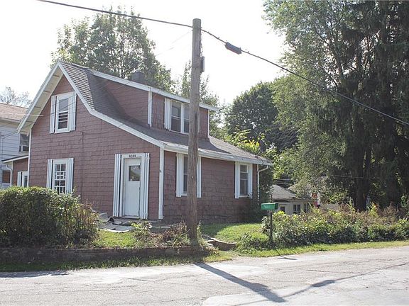 2nd image of 1413 Main St