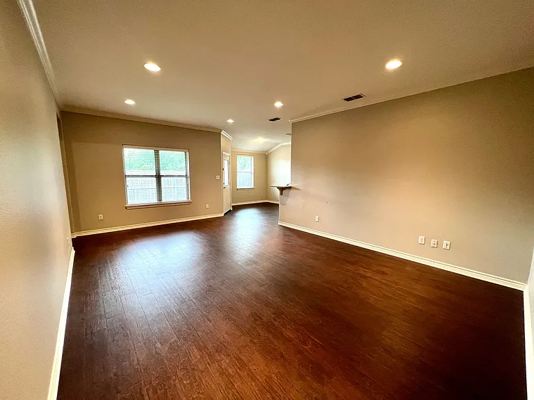 Amberwood Townhomes — Photo 9