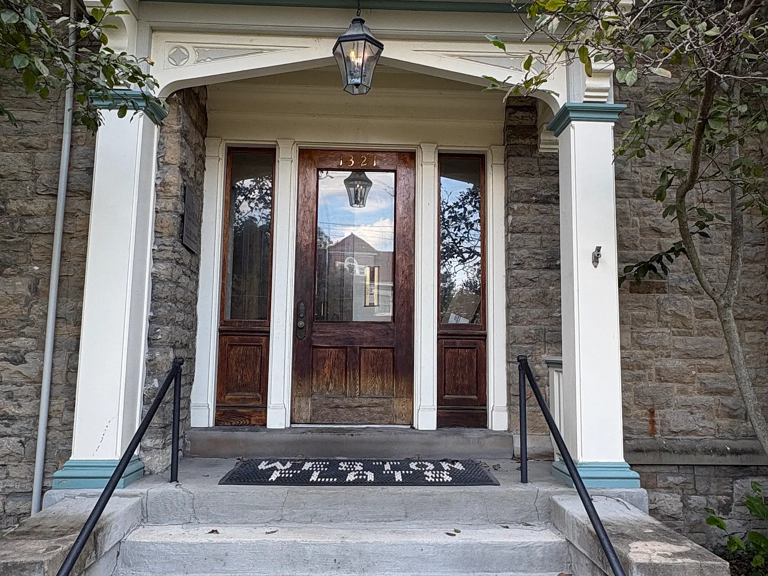 2 bed, 2100 sqft, $2,495 — Photo 2