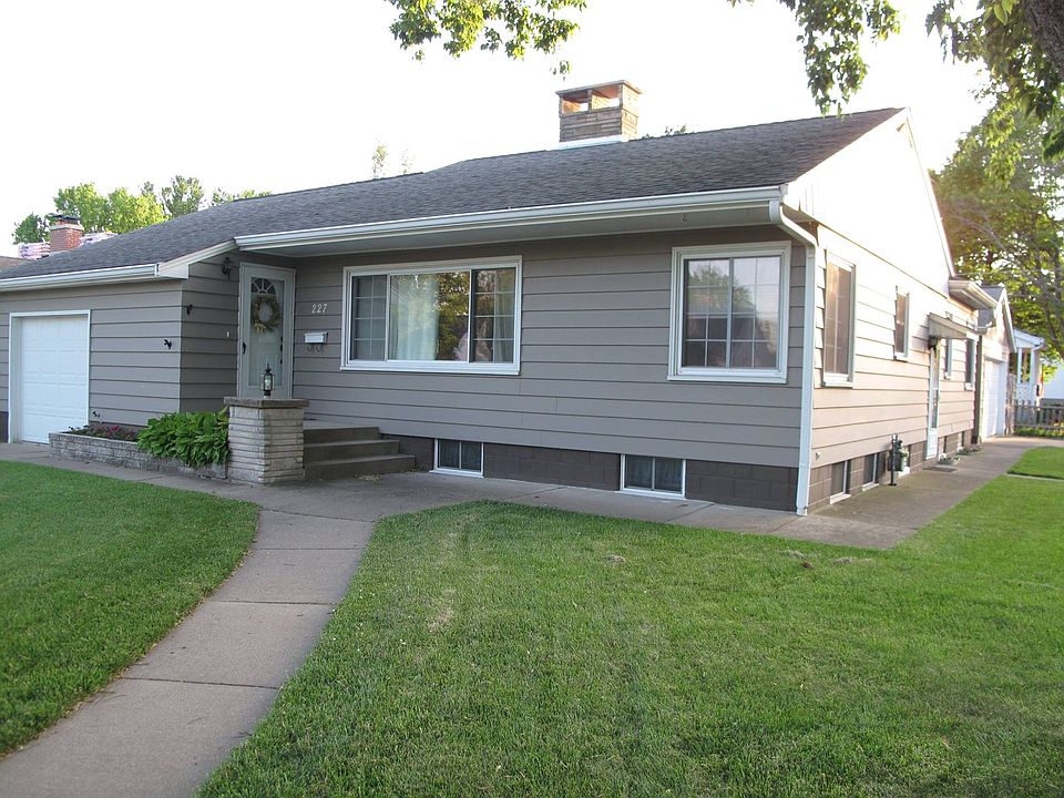 Front w/ attached Garage