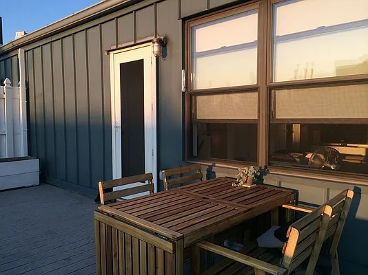 Rented by Compass | media 9