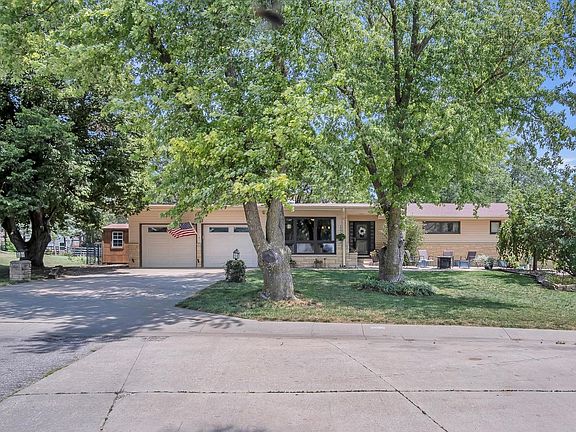 2nd image of 130 Eastmoor Dr