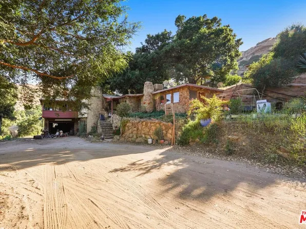 670 Bryant Dr, Canoga Park, CA 93063