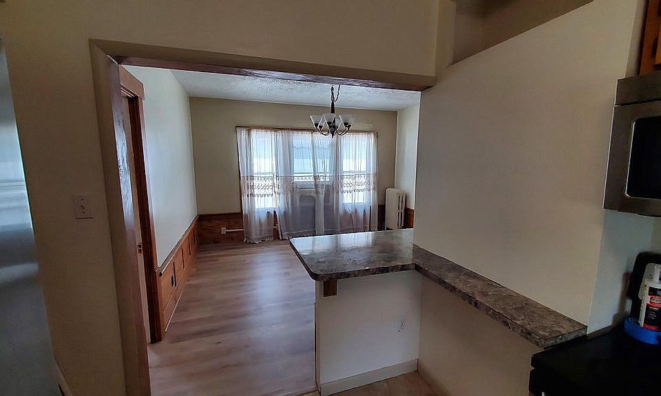 1st image of 326 Linden Ave