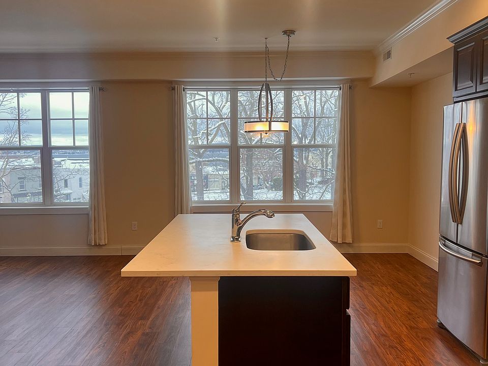 1st image of 4-416 E Mitchell St #3