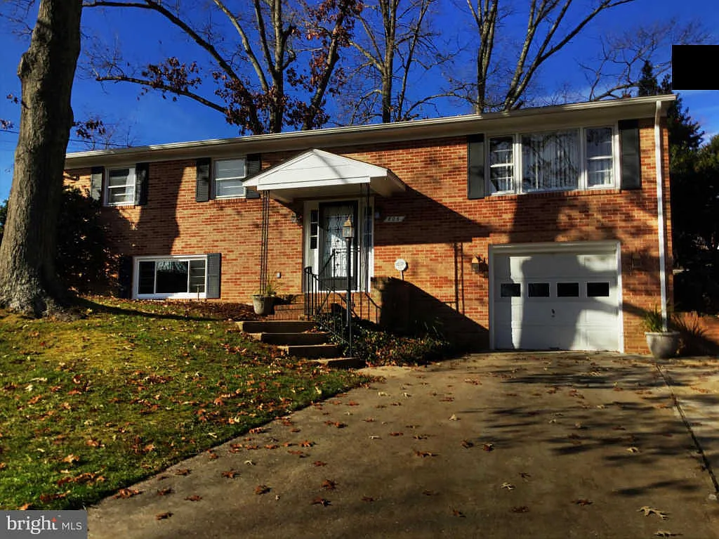 806 Severn Dr photo 1