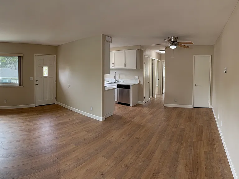 2666 N Anchor Ave — Photo 12