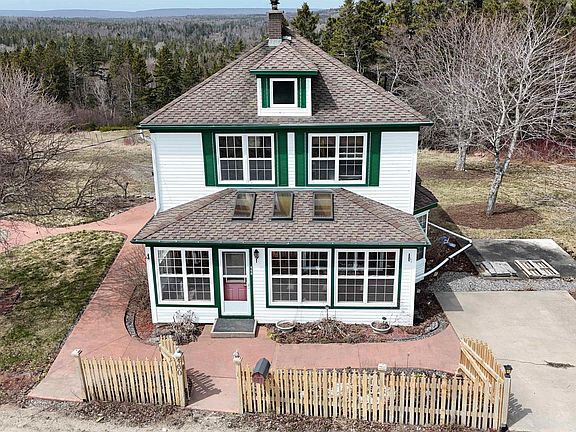 3rd image of 460 Red Point Rd