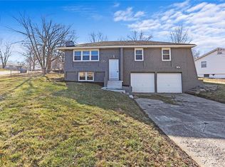 908 SW 14th Street Ter, Blue Springs, MO 64015