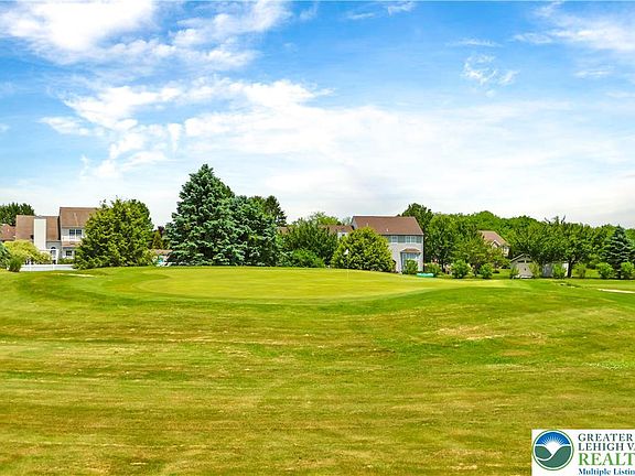 4th image of 140 Birdie Way
