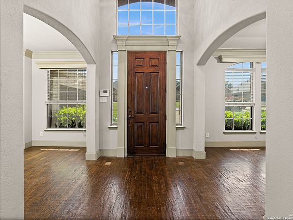 4th image of 1022 Thistle Hill Trail