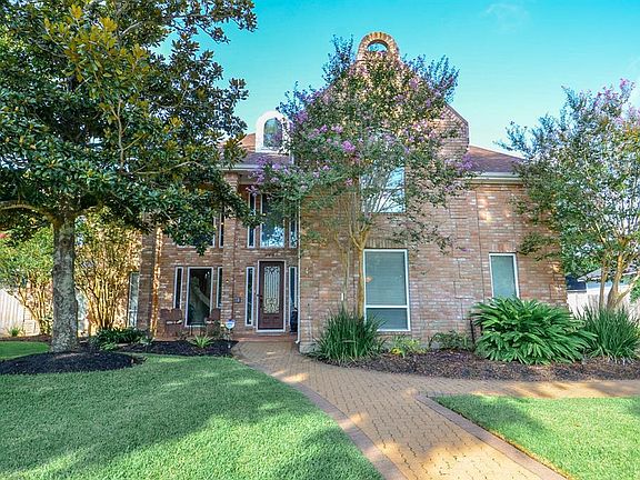 3rd image of 2207 Shady Trail Ct