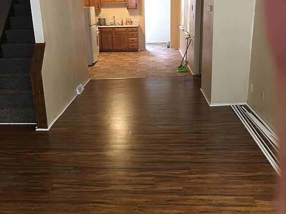 3rd image of 809 Marshall St