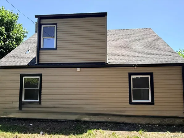 12 Garland Lane, Westbury, NY 11590