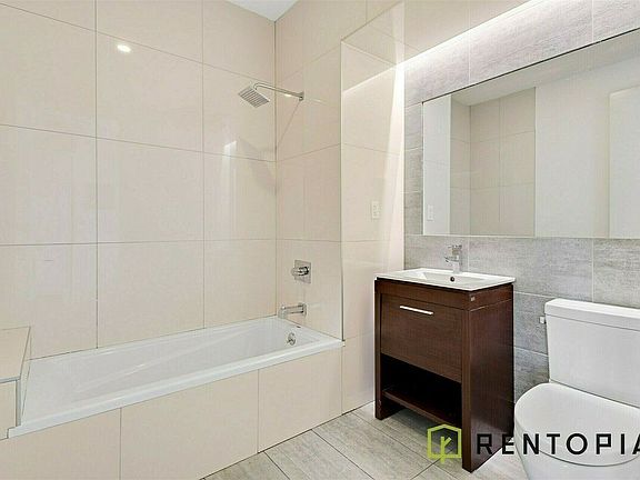 4th image of 73 Montrose Ave #5L