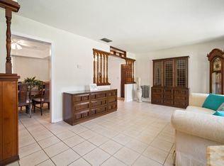 2124 Kennen Dr, Valrico, FL 33594