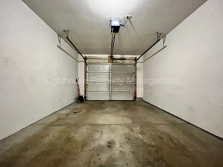 860 Marquette Ave #16 — Photo 17