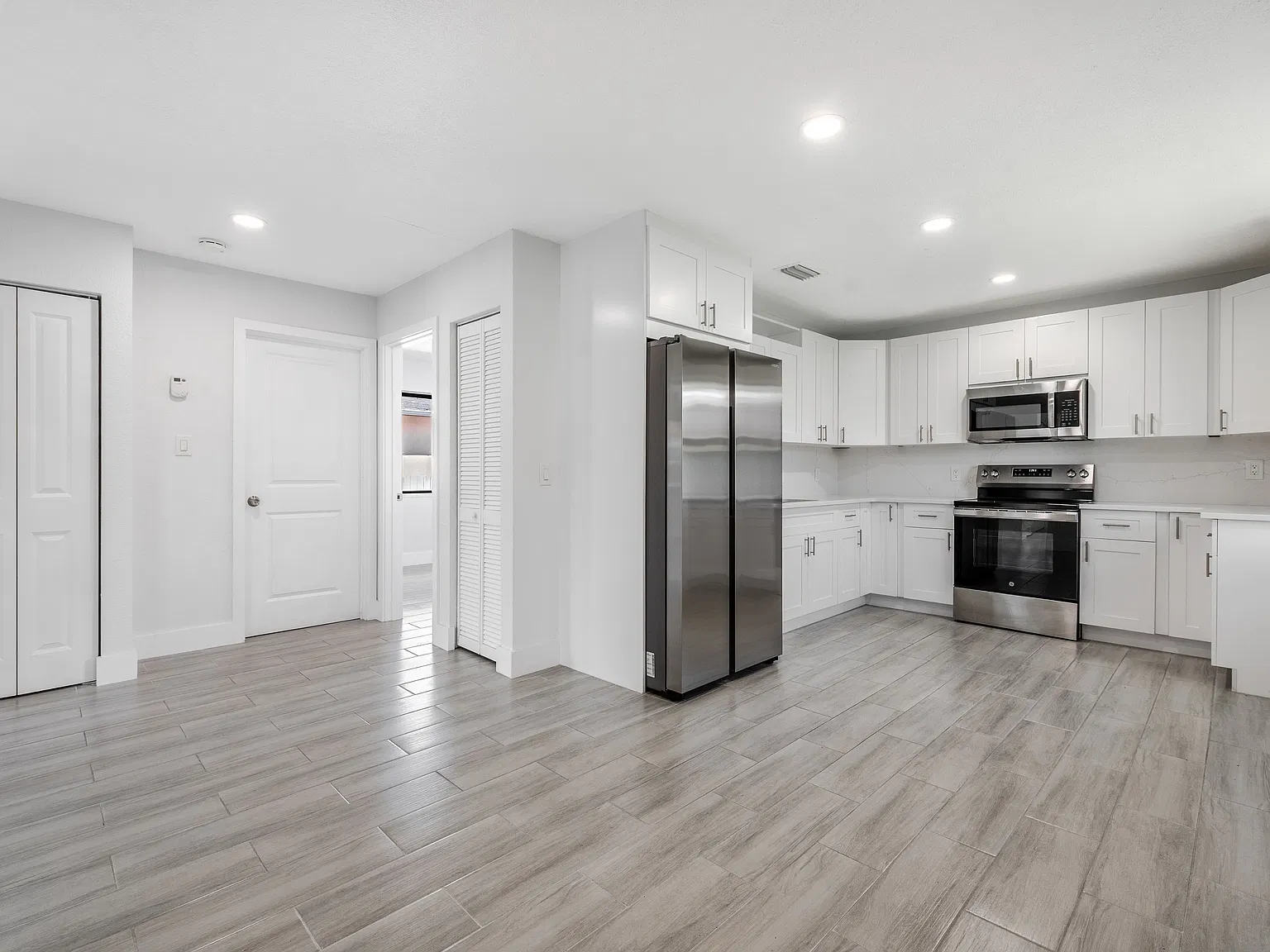 220 Jackson Avenue - 1 — Photo 2