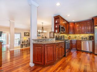 57 Toms Point Ln, Lincoln Park, NJ 07035