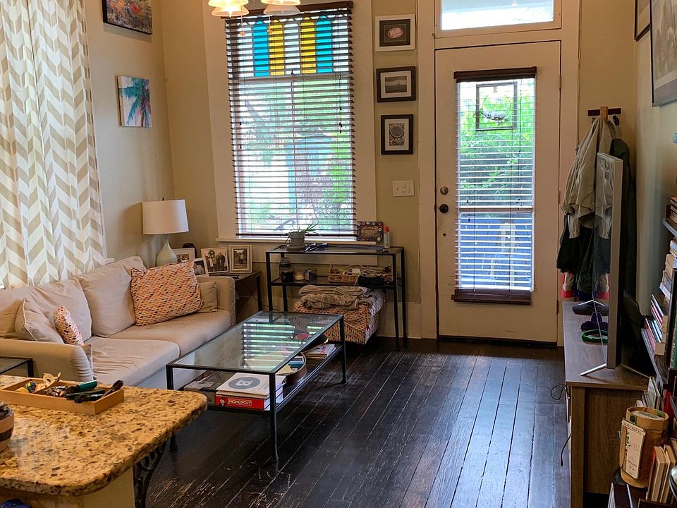 2nd image of 3817 Coliseum St