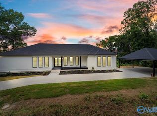 1489 Amber Ln, Guntersville, AL 35976