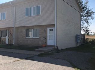 614 16th St SW #614, Waverly, IA 50677