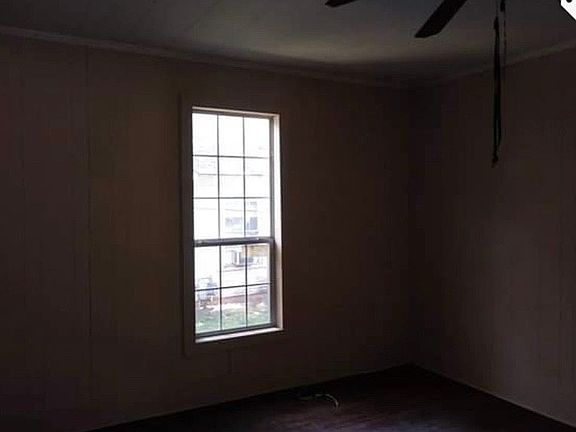 5th image of 120 Lloyd Ave