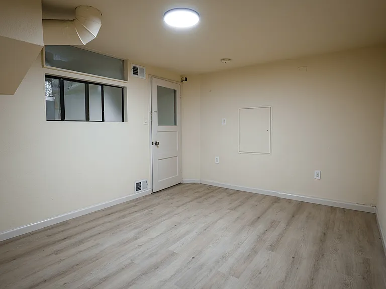 582 Euclid Ave — Photo 13