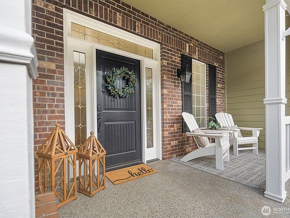 3rd image of 4423 Country Club Drive NE